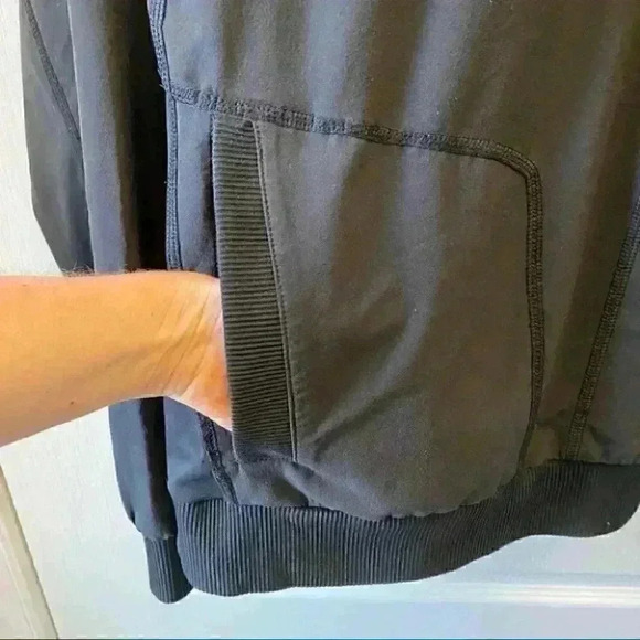 Adidas  Windbreaker Running Jacket Gym Active Hood 1/4 Zip Black White Small - Picture 9 of 16